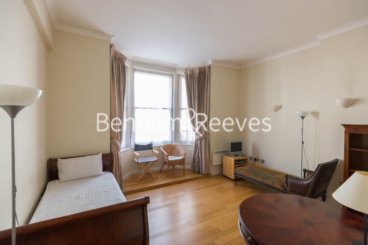 https://www.rentals-london.co.uk/assets/images/property-images/BR18740_000015879_IMG_00.jpg