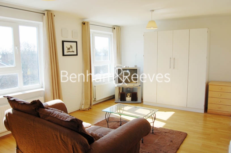 https://www.rentals-london.co.uk/assets/images/property-images/BR22545_000000388_IMG_00.jpg