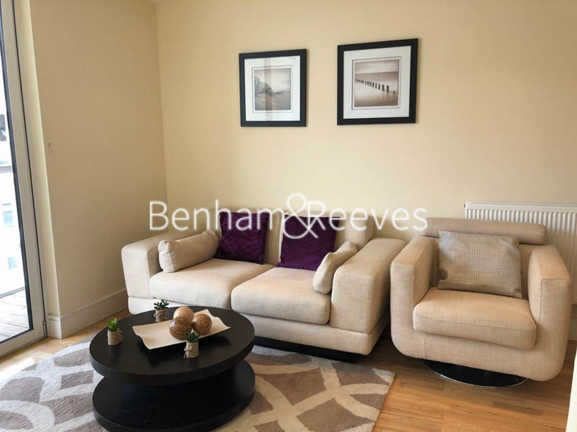 picture of 1 Bedroom(s) flat in  Lanterns Way, Canary Wharf, E14