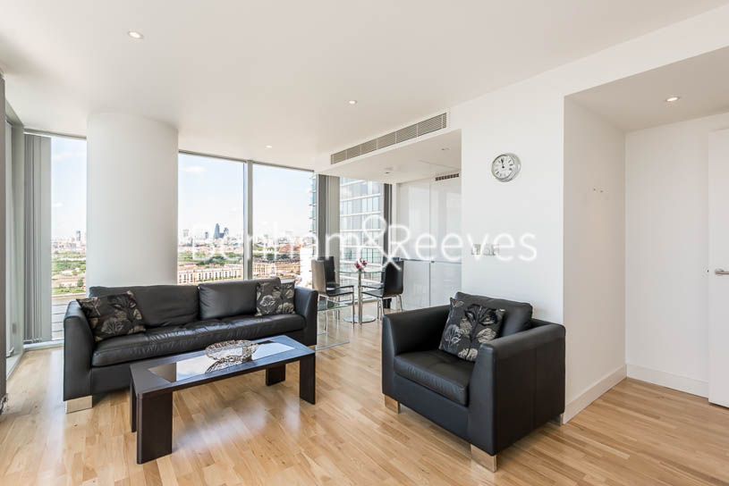 picture of 2 Bedroom(s) flat in Landmark East, Canary Wharf, E14