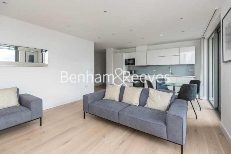 picture of 2-bed flat in  Canary Wharf