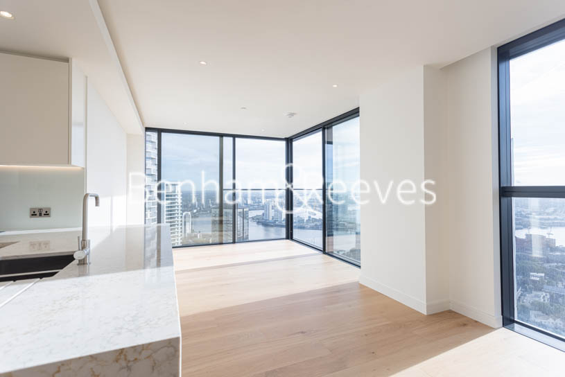 picture of 2-bed flat in  Canary Wharf