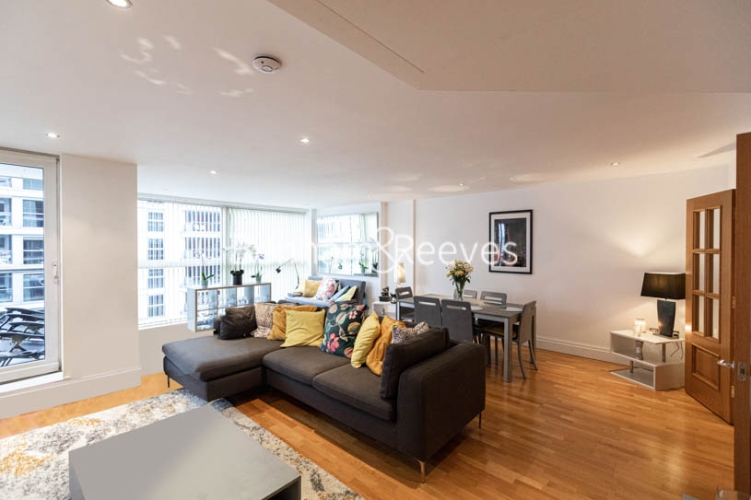 picture of 2 Bedroom(s) flat in Thames Point, The Boulevard, SW6