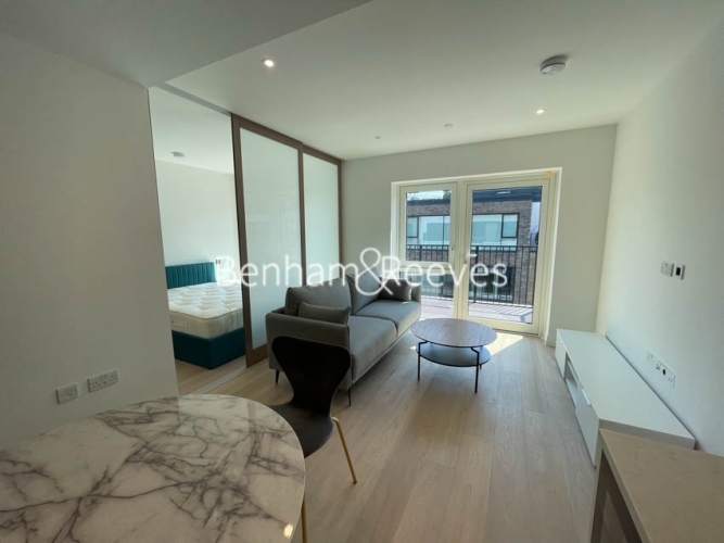 Studio flat to rent in Imperial Wharf, London ID14039