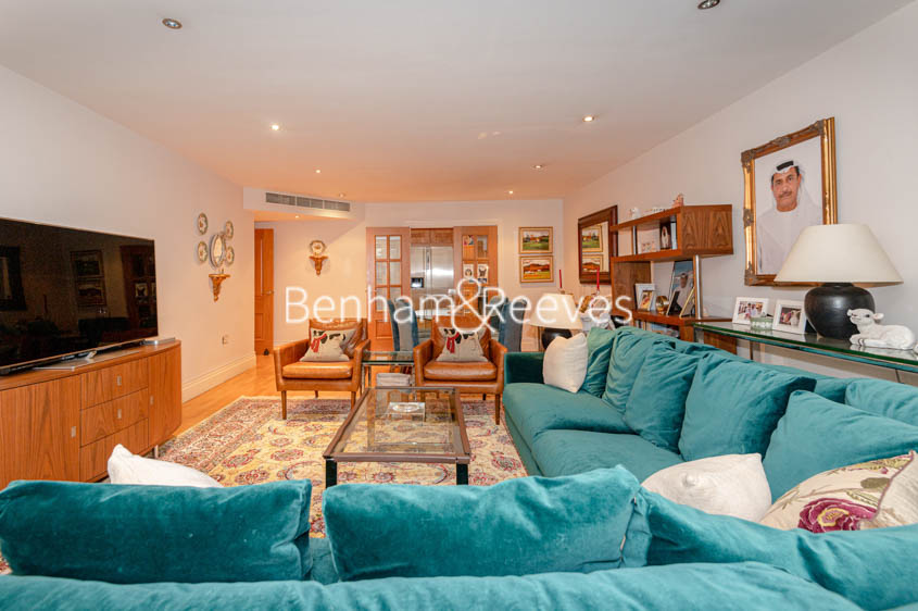 picture of 3-bed flat in  Imperial Wharf