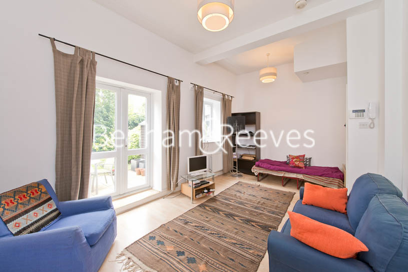 picture of 1-bed flat in  Surrey Quays