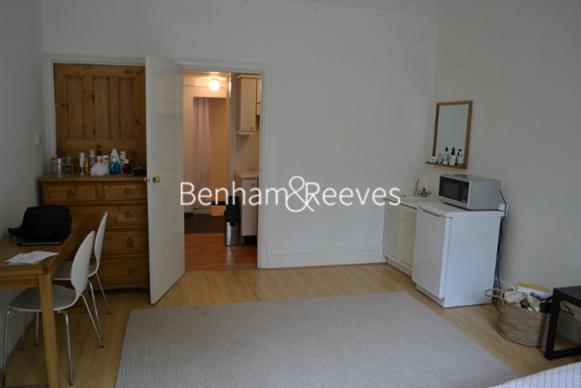 https://www.rentals-london.co.uk/assets/images/property-images/BR8690_000000059_IMG_00.jpg