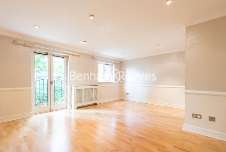 picture of 4 Bedroom(s) flat in Ridgeway Gardens, Hampstead, N6