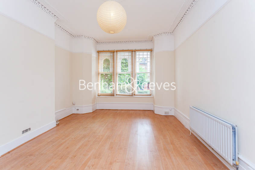 picture of 2 Bedroom(s) flat in  Whitehall Park, Archway, N19
