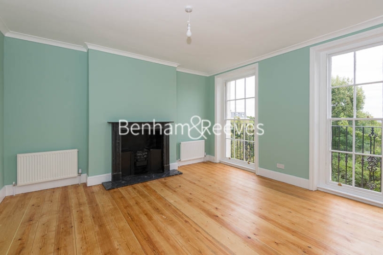 picture of 3-bed flat in  Highgate