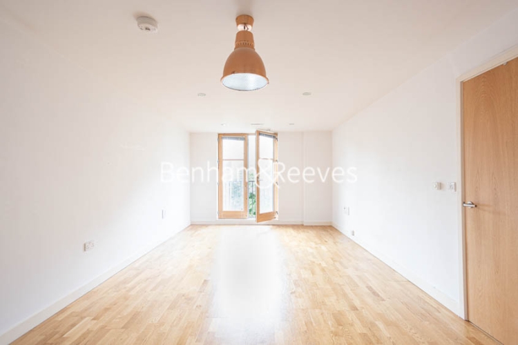 picture of 2 Bedroom(s) flat in  Holloway Road, Islington, N7