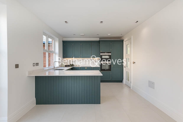 picture of 4-bed flat in  Highgate