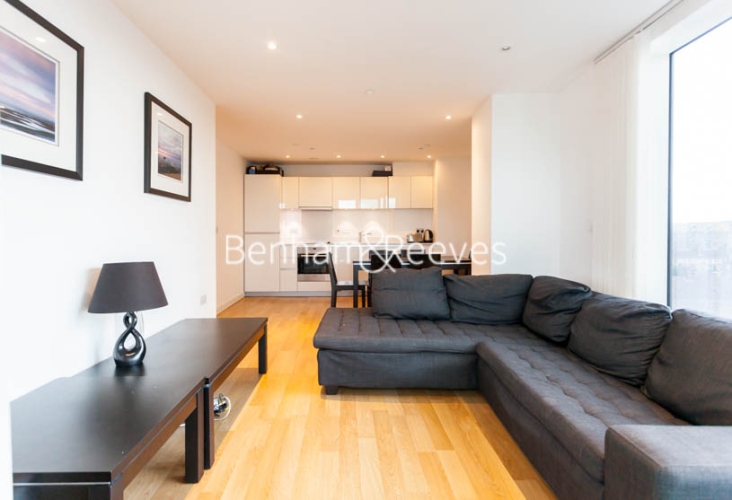 picture of 2 Bedroom(s) flat in Woodberry Park, Highgate, N4
