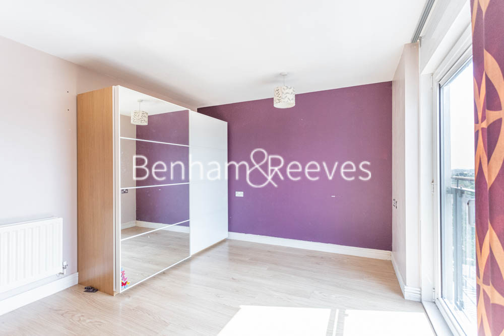 picture of 2-bed flat in  Nine Elms