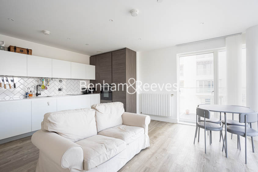 picture of 2 Bedroom(s) flat in  Pegler Square, Kidbrooke, SE3