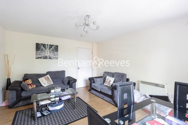 picture of 2 Bedroom(s) flat in  Erebus Drive, Woolwich, SE28
